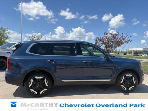 Used 2025 Kia Telluride S FWD image 9