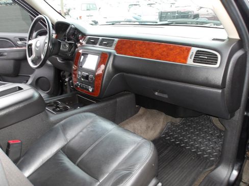 Used 2011 Chevrolet Tahoe LT image 14