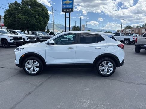 Certified 2025 Buick Encore GX Preferred AWD/4WD image 4
