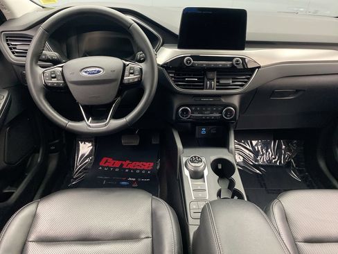 Used 2022 Ford Escape Titanium AWD/4WD image 15