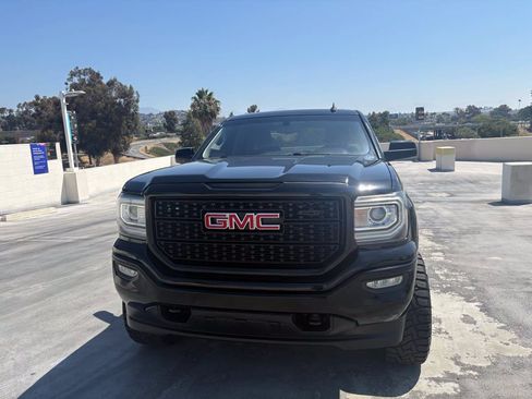 Used 2018 GMC Sierra 1500 SLE w/ SLE Value Package AWD/4WD image 3