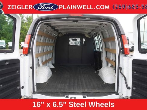 Used 2024 Chevrolet Express 2500 w/ Driver Convenience Package RWD image 10