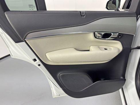 Used 2022 Volvo XC90 T8 R-Design w/ Advanced Package image 48