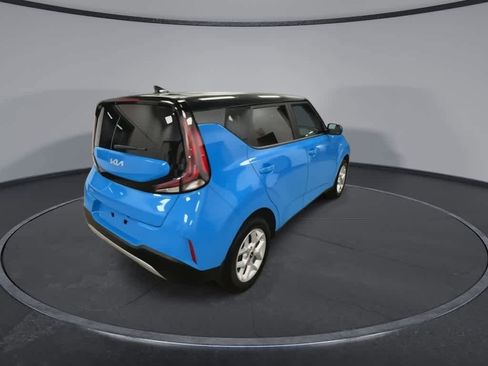 Used 2024 Kia Soul S FWD image 8