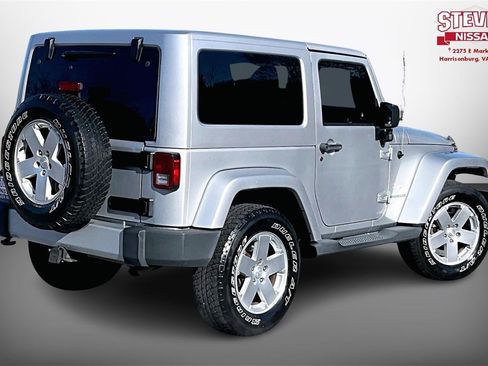 Used 2011 Jeep Wrangler Sahara image 6