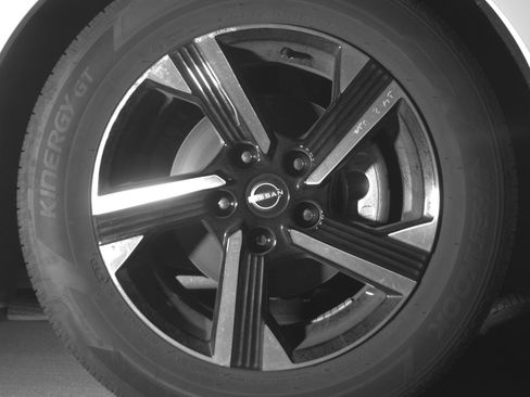 Used 2025 Nissan Sentra SV FWD image 13