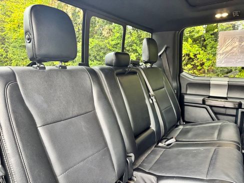 Used 2015 Ford F150 Lariat image 12