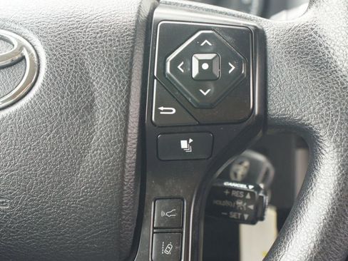 Used 2022 Toyota Tacoma SR w/ SR Convenience Package image 9