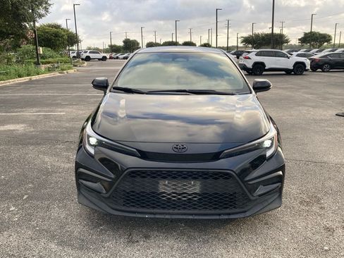 Used 2025 Toyota Corolla SE FWD image 2