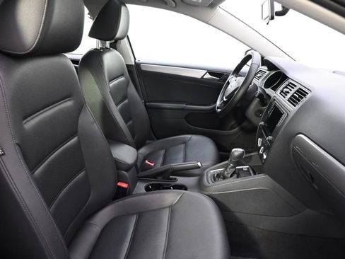 Used 2017 Volkswagen Jetta SE FWD image 16