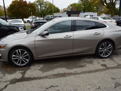 Used 2022 Chevrolet Malibu LT FWD image 12