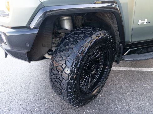 Used 2024 GMC Hummer EV 3X image 10