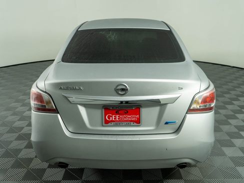 Used 2014 Nissan Altima 2.5 S image 5