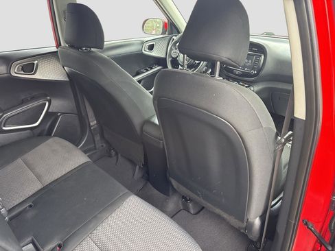 Used 2023 Kia Soul LX w/ LX Technology Package FWD image 23