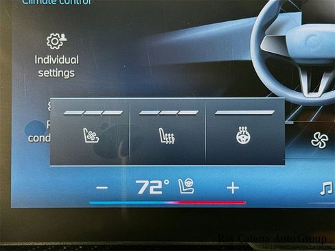 Used 2024 BMW X7 M60i w/ Executive Package image 21