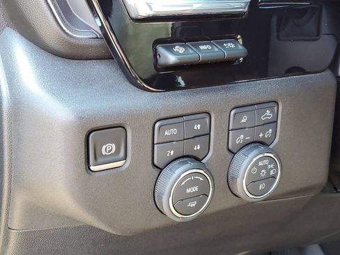 Certified 2025 Chevrolet Silverado 1500 High Country w/ High Country Premium Package AWD/4WD image 12