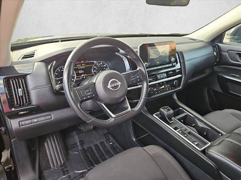 Used 2024 Nissan Pathfinder SV FWD image 10