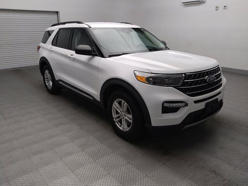 Used 2020 Ford Explorer XLT w/ Equipment Group 202A RWD image 13