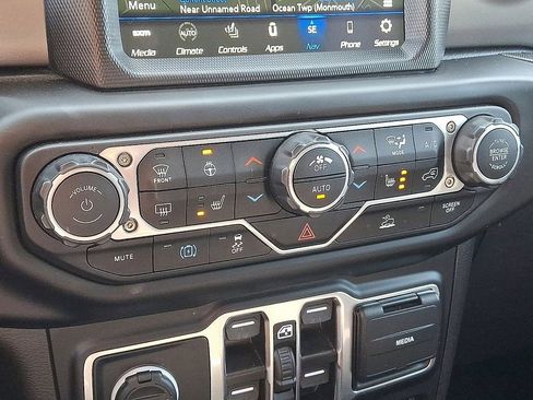 Used 2023 Jeep Wrangler Unlimited w/ Cold Weather Group image 16