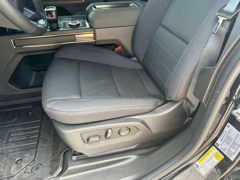 Used 2025 GMC Hummer EV 2X image 17