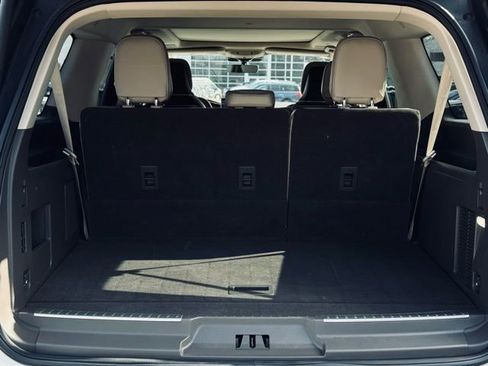 Used 2024 Lincoln Navigator L Reserve image 10