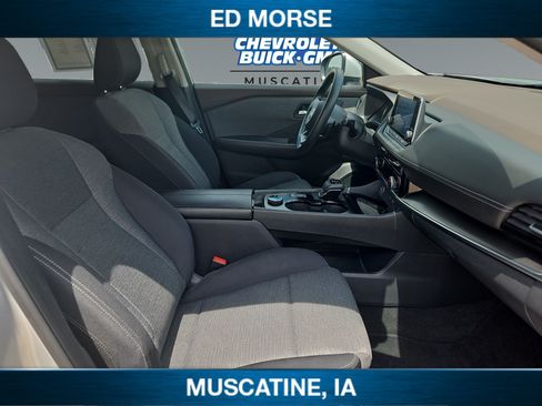 Used 2022 Nissan Rogue SV AWD/4WD image 16
