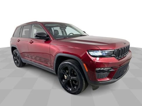 Used 2023 Jeep Grand Cherokee Limited w/ Black Appearance Package image 2