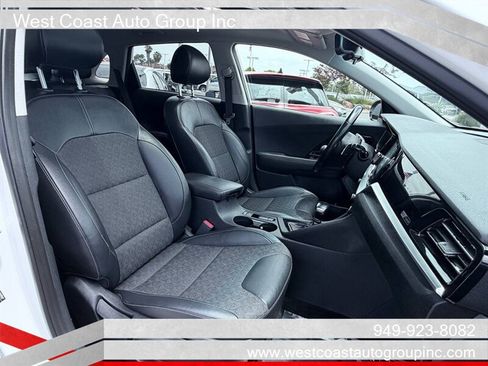 Used 2020 Kia Niro Touring FWD image 9