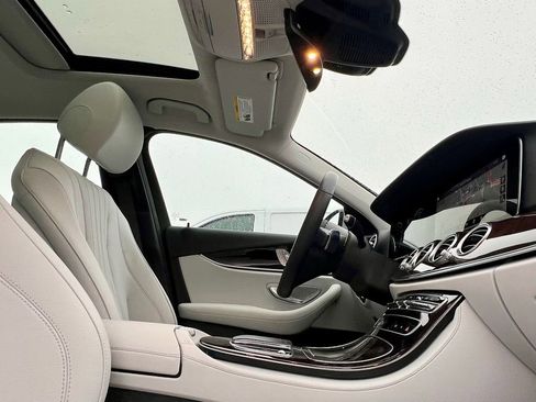 Used 2023 Mercedes-Benz E 450 4MATIC Sedan image 10