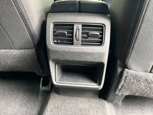 Used 2024 Nissan Rogue S AWD/4WD image 29