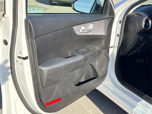 Used 2024 Kia Forte LXS image 9