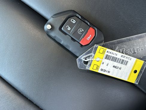 Used 2024 Jeep Wrangler Unlimited Rubicon 4xe image 34