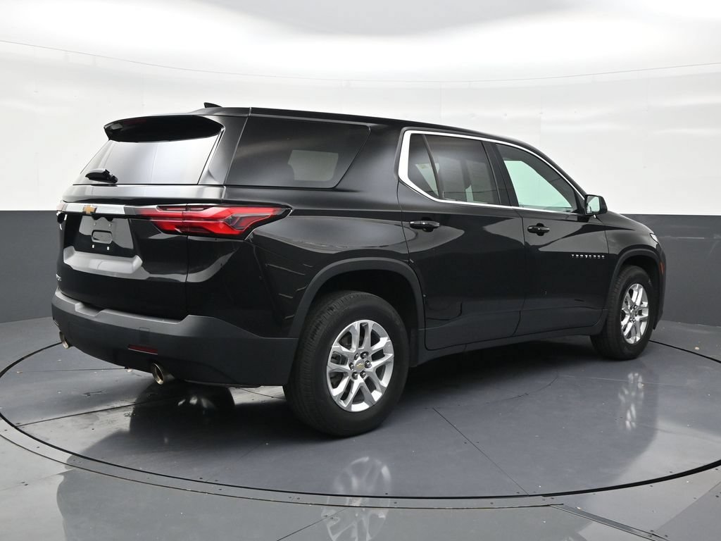 Used 2023 Chevrolet Traverse LS FWD image 5