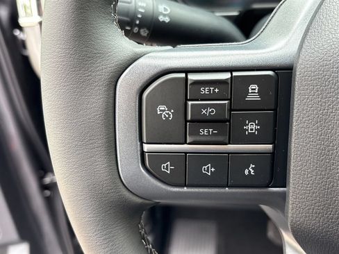New 2026 Ford F250 Lariat w/ Black Appearance Package AWD/4WD image 17