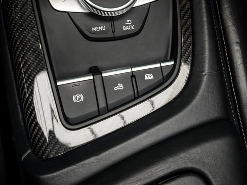 Used 2017 Audi R8 V10 w/ Carbon Exterior Package image 30