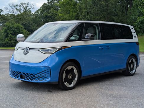 Used 2025 Volkswagen ID. Buzz Pro S Plus RWD image 5