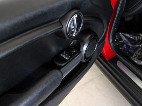 Used 2015 MINI Cooper 2-Door Hardtop image 31