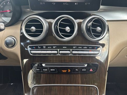 Used 2016 Mercedes-Benz GLC 300 4MATIC image 22