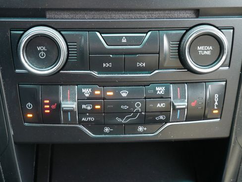 Used 2017 Ford Explorer XLT w/ Equipment Group 202A image 13