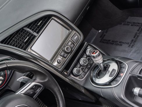 Used 2014 Audi R8 V10 image 28