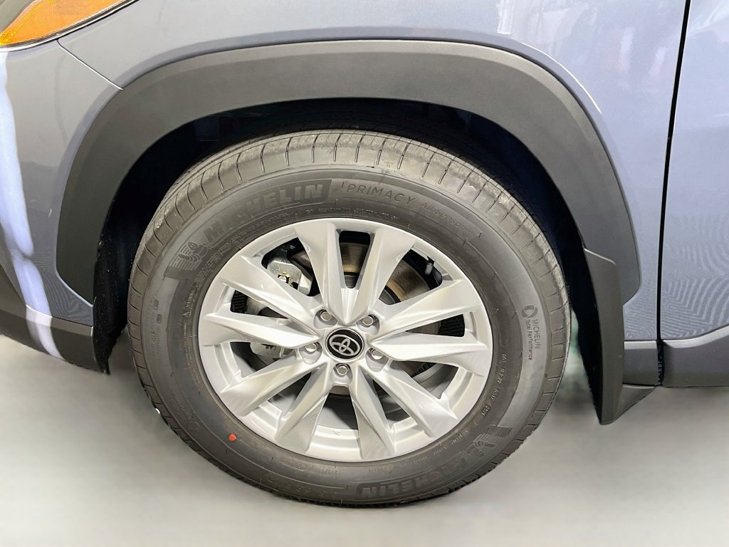 New 2026 Toyota Corolla Cross LE w/ Moonroof Package FWD image 11