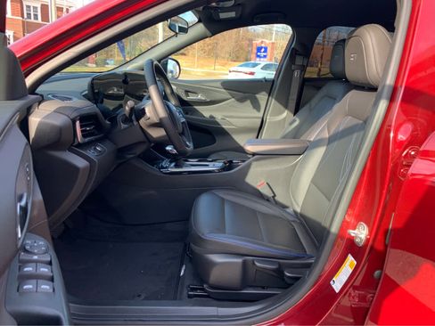 Used 2024 Buick Envista Sport Touring w/ Convenience II Package image 11