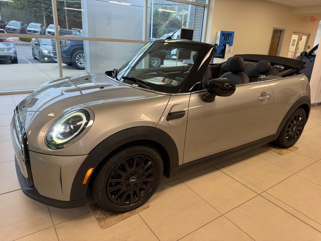 Used 2023 MINI Cooper Convertible FWD image 9