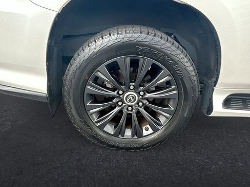 Used 2023 Lexus GX 460 Premium w/ Accessory Package AWD/4WD image 30