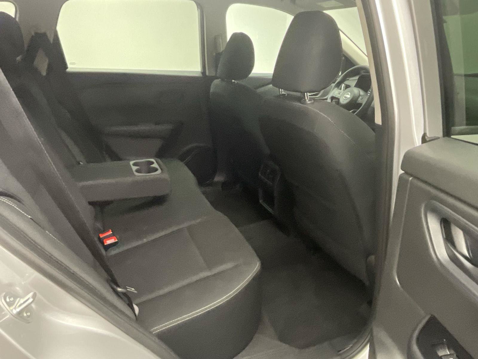 Used 2024 Nissan Rogue S FWD image 26