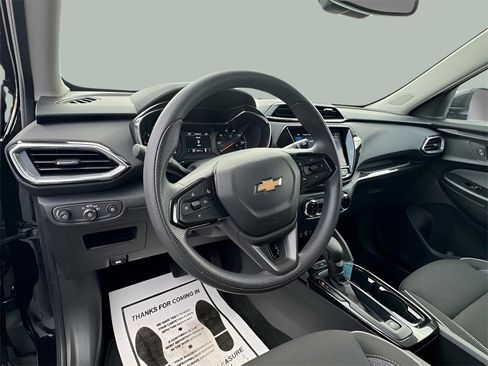 Used 2023 Chevrolet TrailBlazer LT w/ Convenience Package image 15