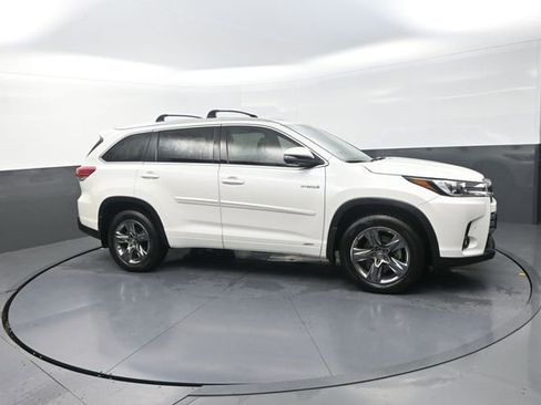 Used 2019 Toyota Highlander Limited Platinum w/ Protection Package #3 AWD/4WD image 24