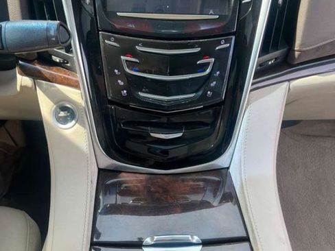 Used 2016 Cadillac Escalade ESV Luxury image 31