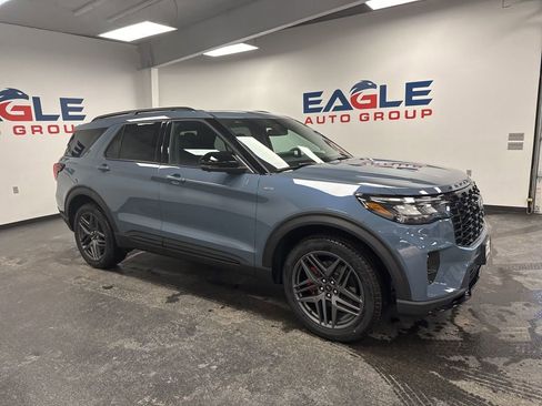 New 2026 Ford Explorer ST-Line w/ ST-Line Street Pack AWD/4WD image 1