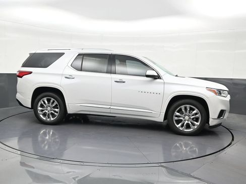 Used 2021 Chevrolet Traverse High Country FWD image 7